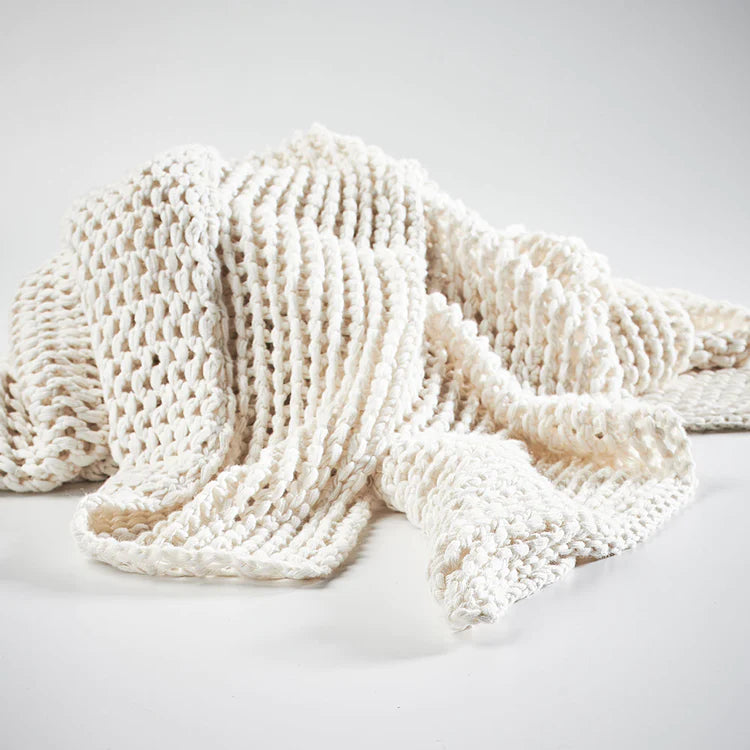 Abrazo Throw White
