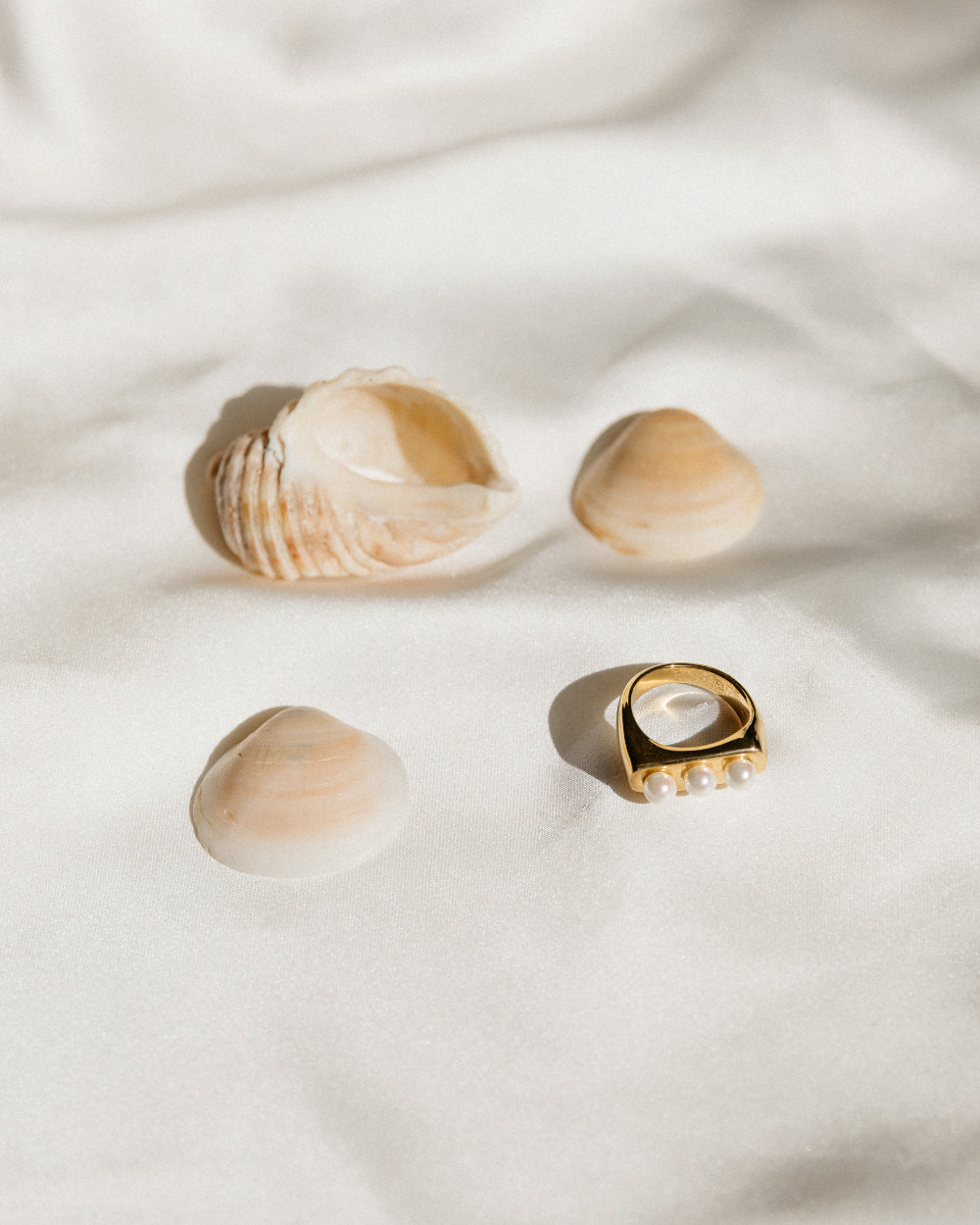 Frejus Tri Pearl Ring